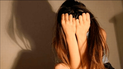 Joven denuncia abuso sexual por parte de su jefe y su pareja tras consumo de alcohol