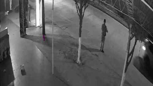 Hombre muere atropellado en la radial 17 1/2: Cámaras de seguridad revelan el momento