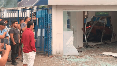 Encuentran Bs 150.000 y medio kilo de oro en el vehículo involucrado en un accidente mortal en Santa Cruz