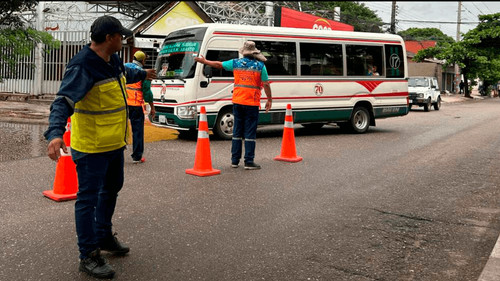 La Alcaldía de Santa Cruz restringe paso de micros en el centro para descongestionar el Casco Viejo