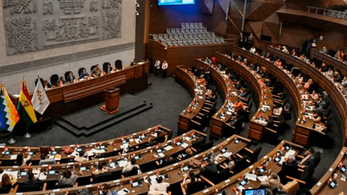 Senado aprueba Sesión de Honor en Sucre por el 25 de mayo y analiza proyecto de feriado nacional